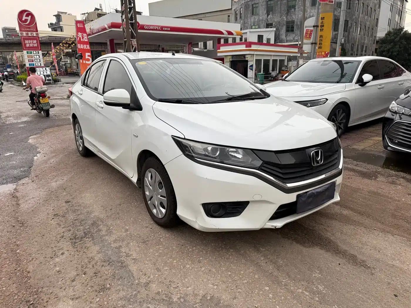 2016 Honda Greiz 1.5L CVT Classic Edition — миниатюра 3