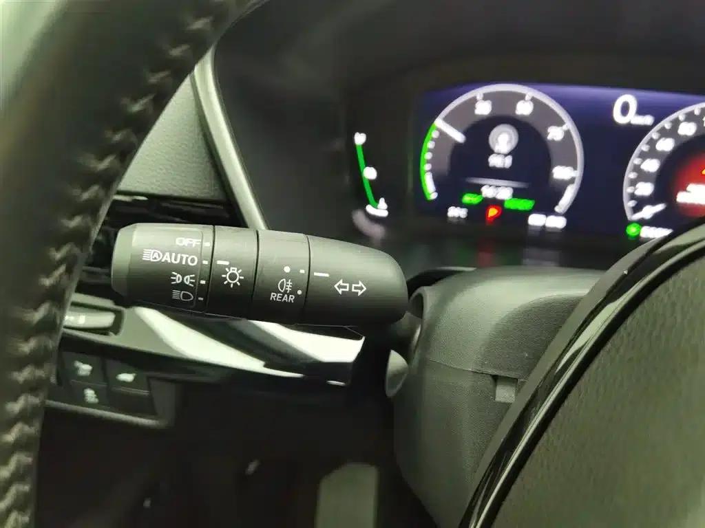 2024 Honda Breeze e:PHEV Premium Edition — миниатюра 21