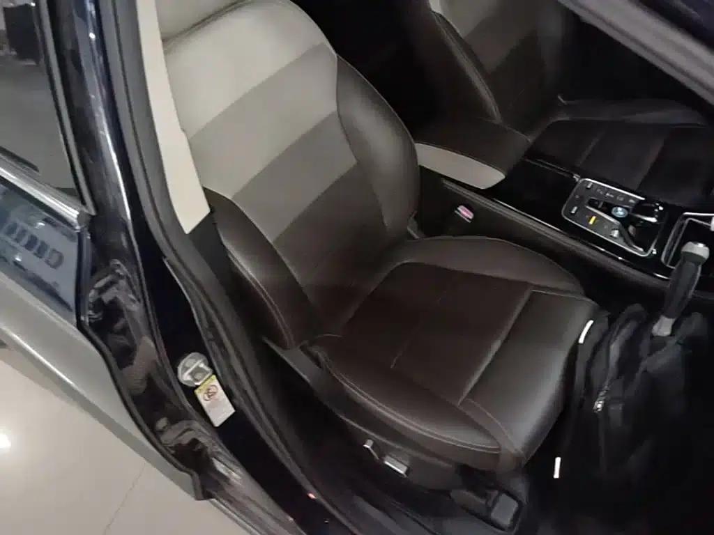 Song MAX New Energy 2022 DM-i 105KM Flagship Edition — миниатюра 25