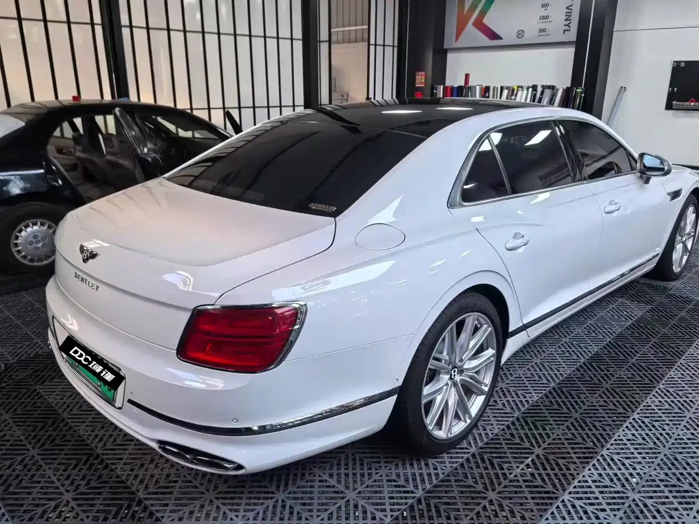 2022 Flying Spur Plug-in Hybrid 2.9T V6 — миниатюра 3