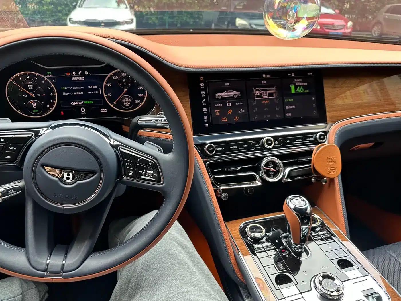 2022 Flying Spur Plug-in Hybrid 2.9T V6 — миниатюра 4