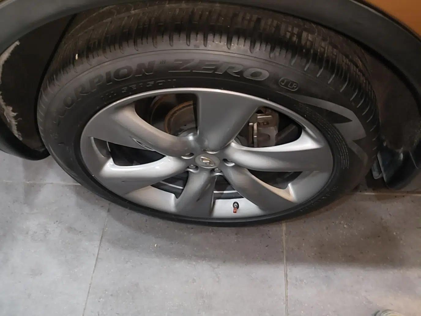 Infiniti QX70 2013 3.7L Standard Edition — миниатюра 11