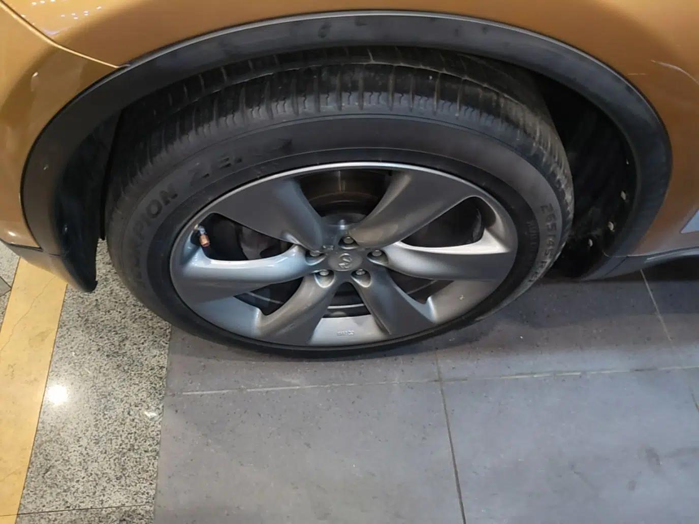 Infiniti QX70 2013 3.7L Standard Edition — миниатюра 15
