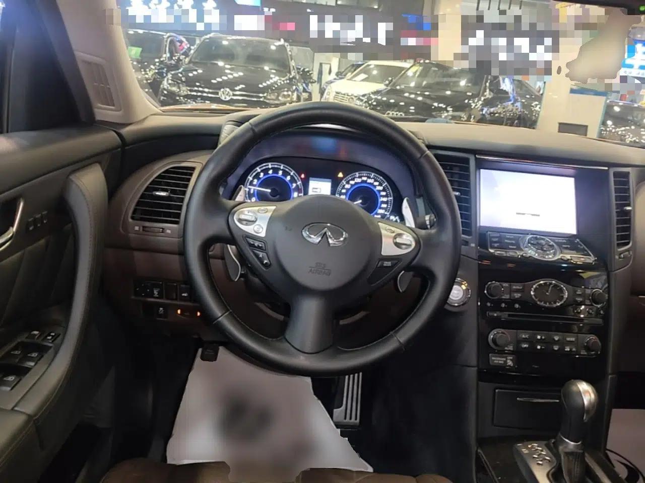 Infiniti QX70 2013 3.7L Standard Edition — миниатюра 18