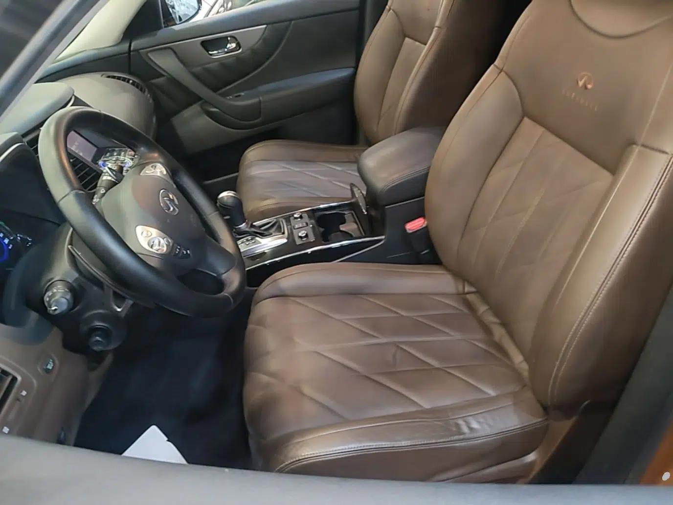 Infiniti QX70 2013 3.7L Standard Edition — миниатюра 22