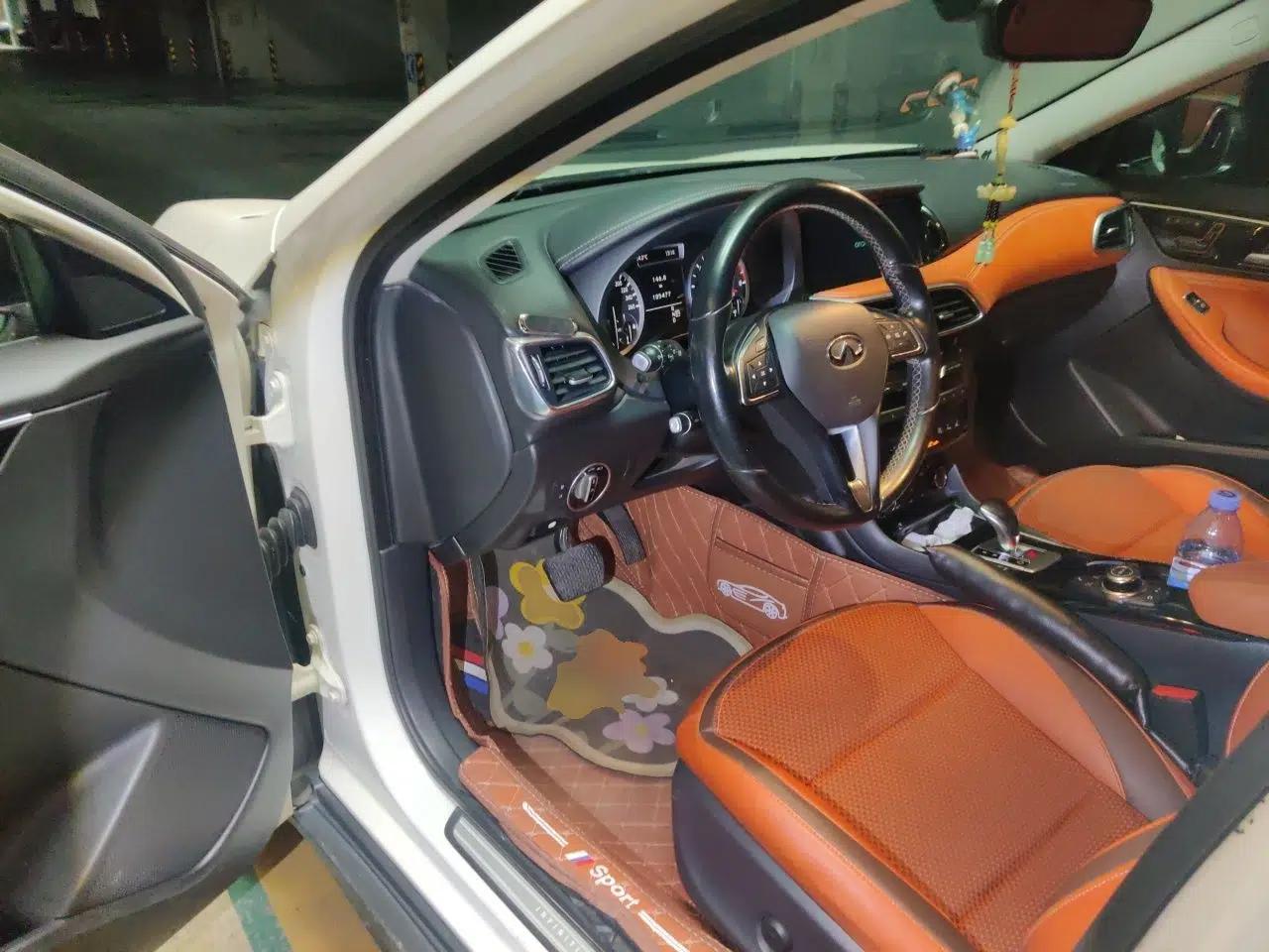 Infiniti QX30 2017 2.0T Four-Wheel Drive Sport Edition — миниатюра 16
