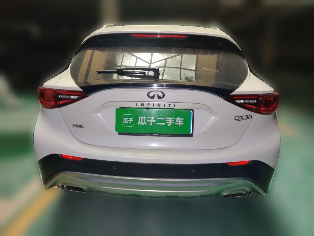 Infiniti QX30 2017 2.0T Four-Wheel Drive Sport Edition — миниатюра 5