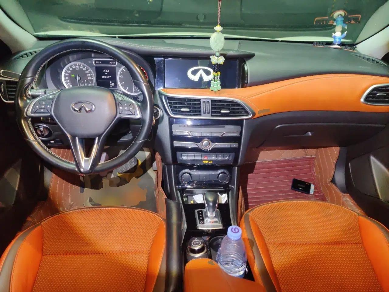 Infiniti QX30 2017 2.0T Four-Wheel Drive Sport Edition — миниатюра 9