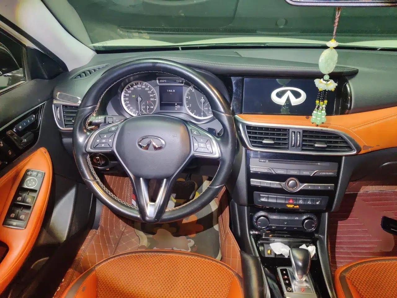 Infiniti QX30 2017 2.0T Four-Wheel Drive Sport Edition — миниатюра 10