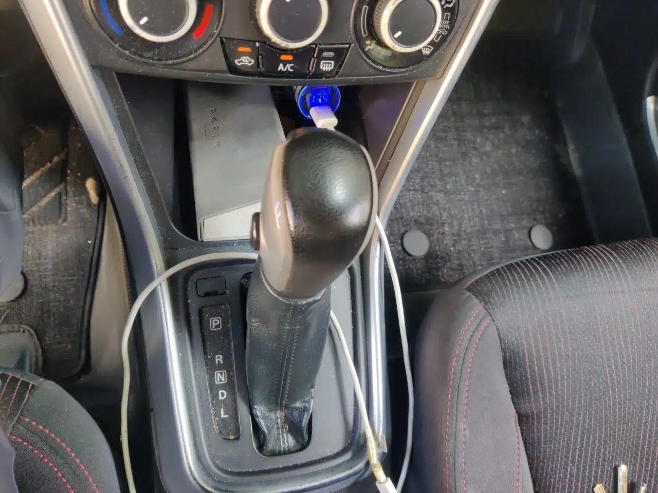 Suzuki S-Cross 2015 1.6L CVT Two-Wheel Drive Entry-Level Trim — миниатюра 14