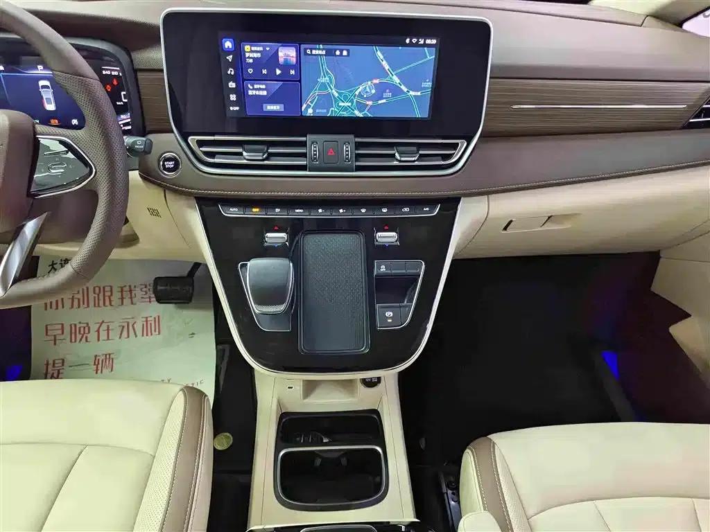 Bestune M9 2023 2.0T Premium Edition — миниатюра 13