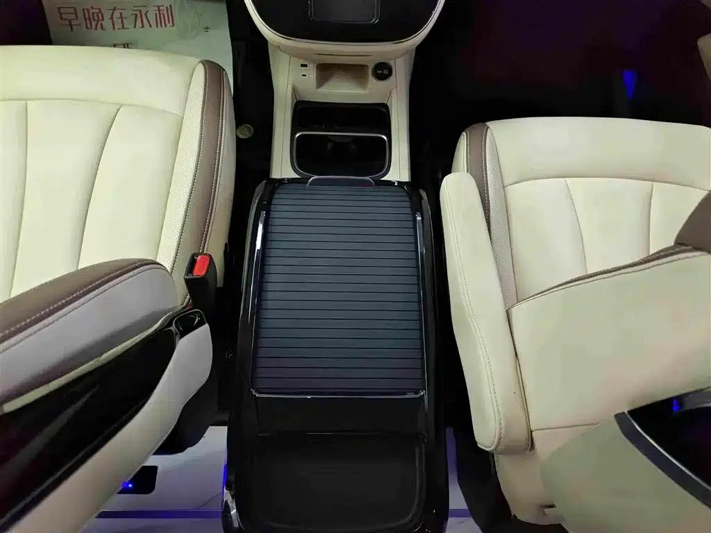 Bestune M9 2023 2.0T Premium Edition — миниатюра 15