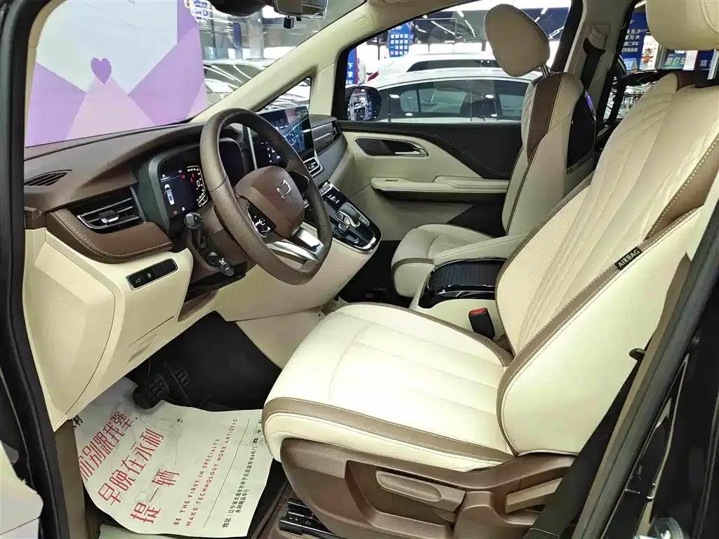 Bestune M9 2023 2.0T Premium Edition — миниатюра 10