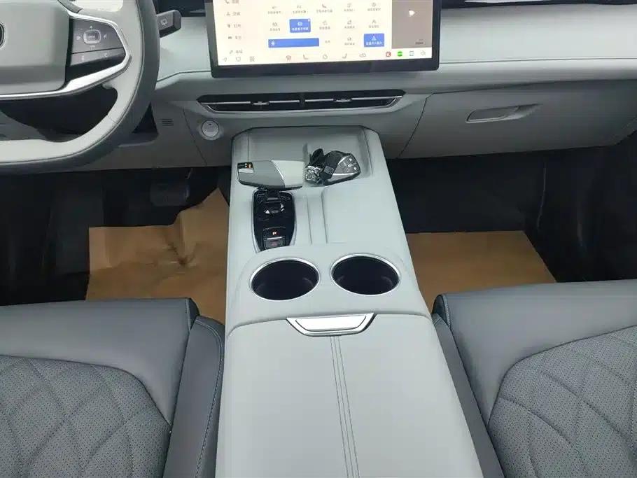 Changan UNI-Z New Energy 2025 Model: Smart New Blue Whale, 125km/h, Battleship Edition — миниатюра 16