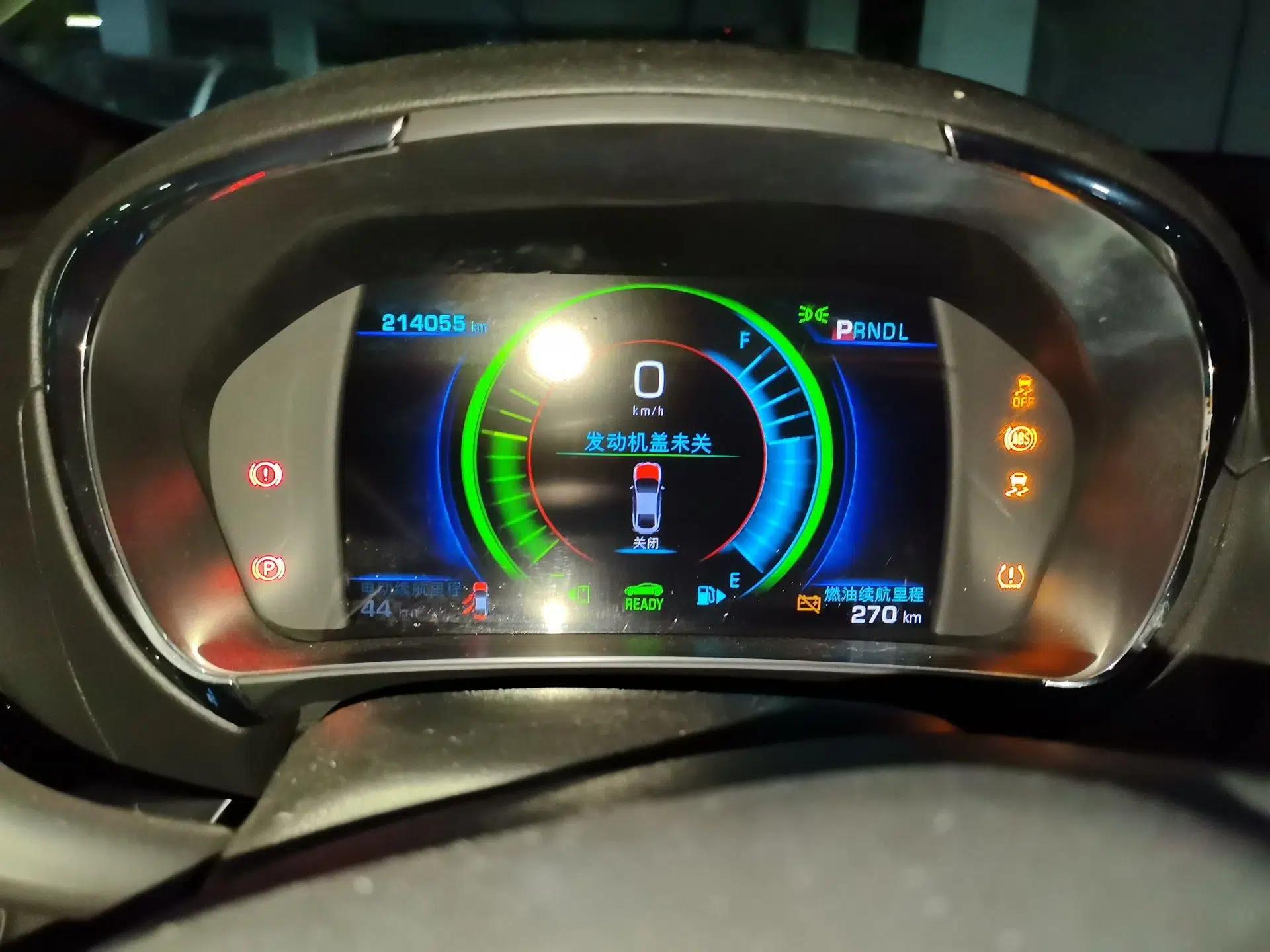 Buick VELITE 5 2017 Urban Extended-Range Model — миниатюра 11