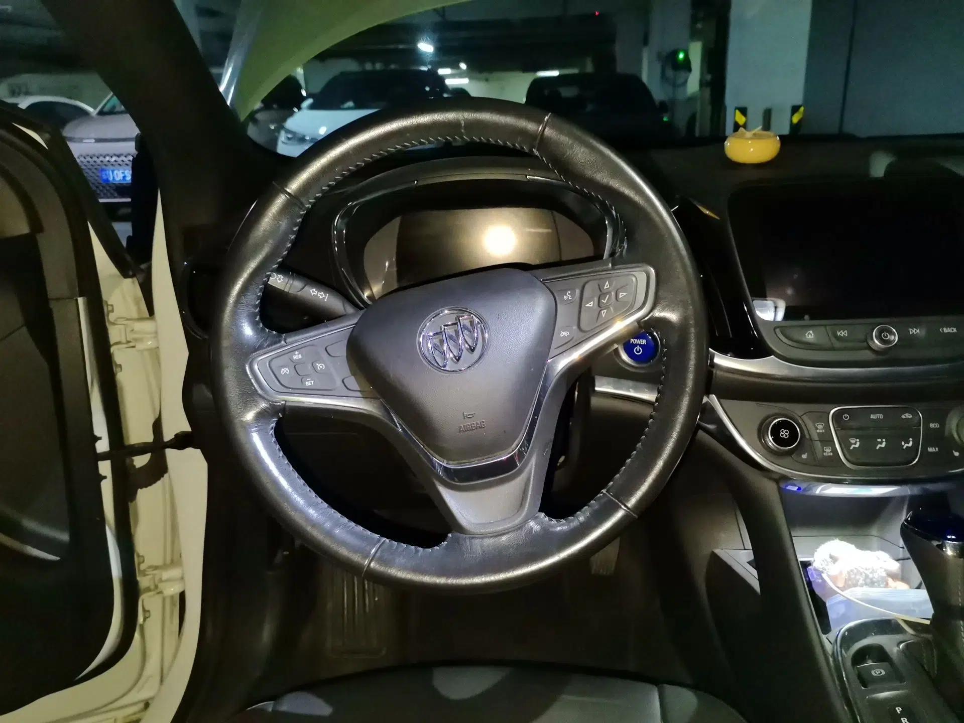 Buick VELITE 5 2017 Urban Extended-Range Model — миниатюра 10