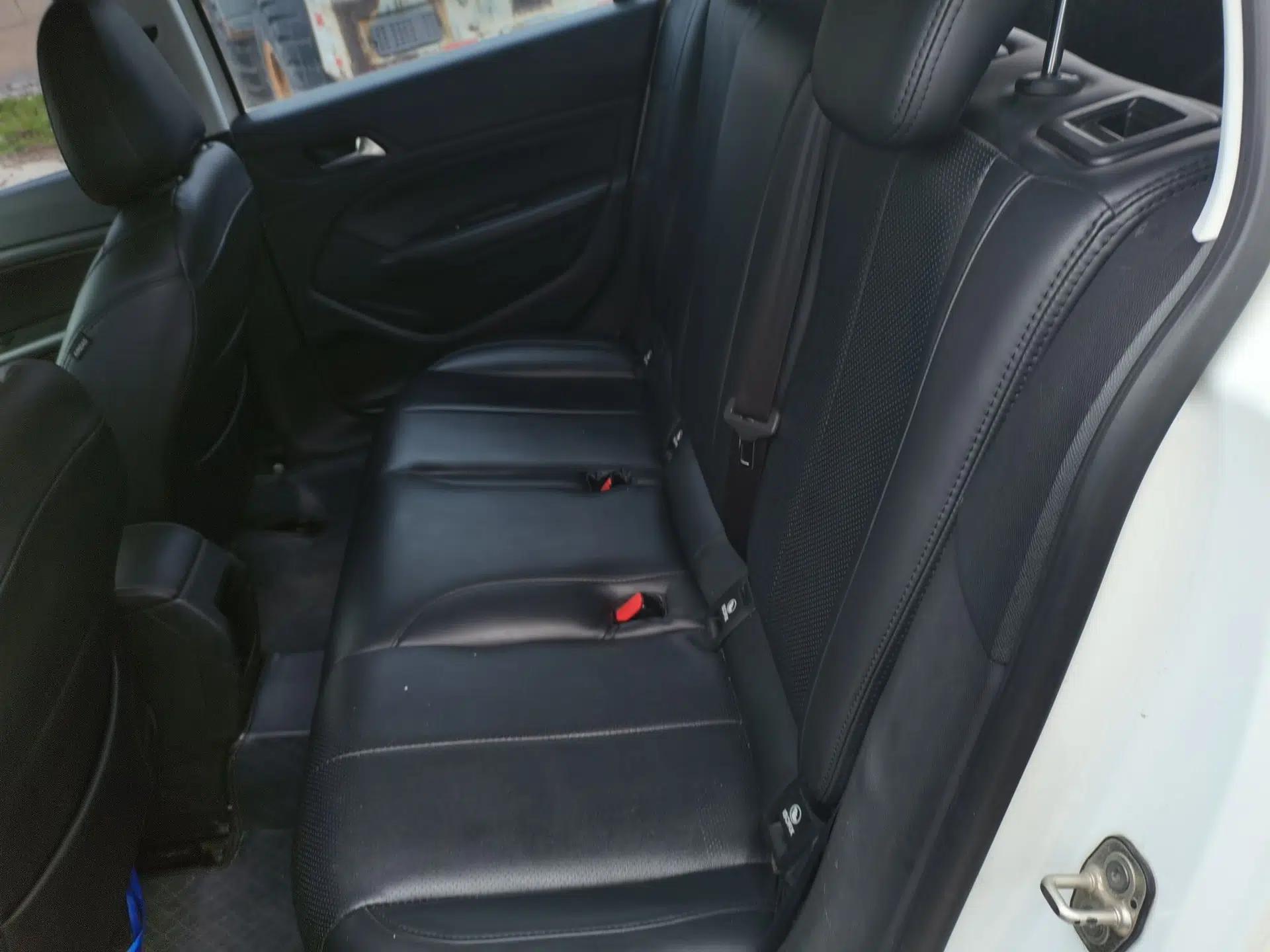 Peugeot 308S 2015 1.6L Manual Shangchi Edition — миниатюра 17