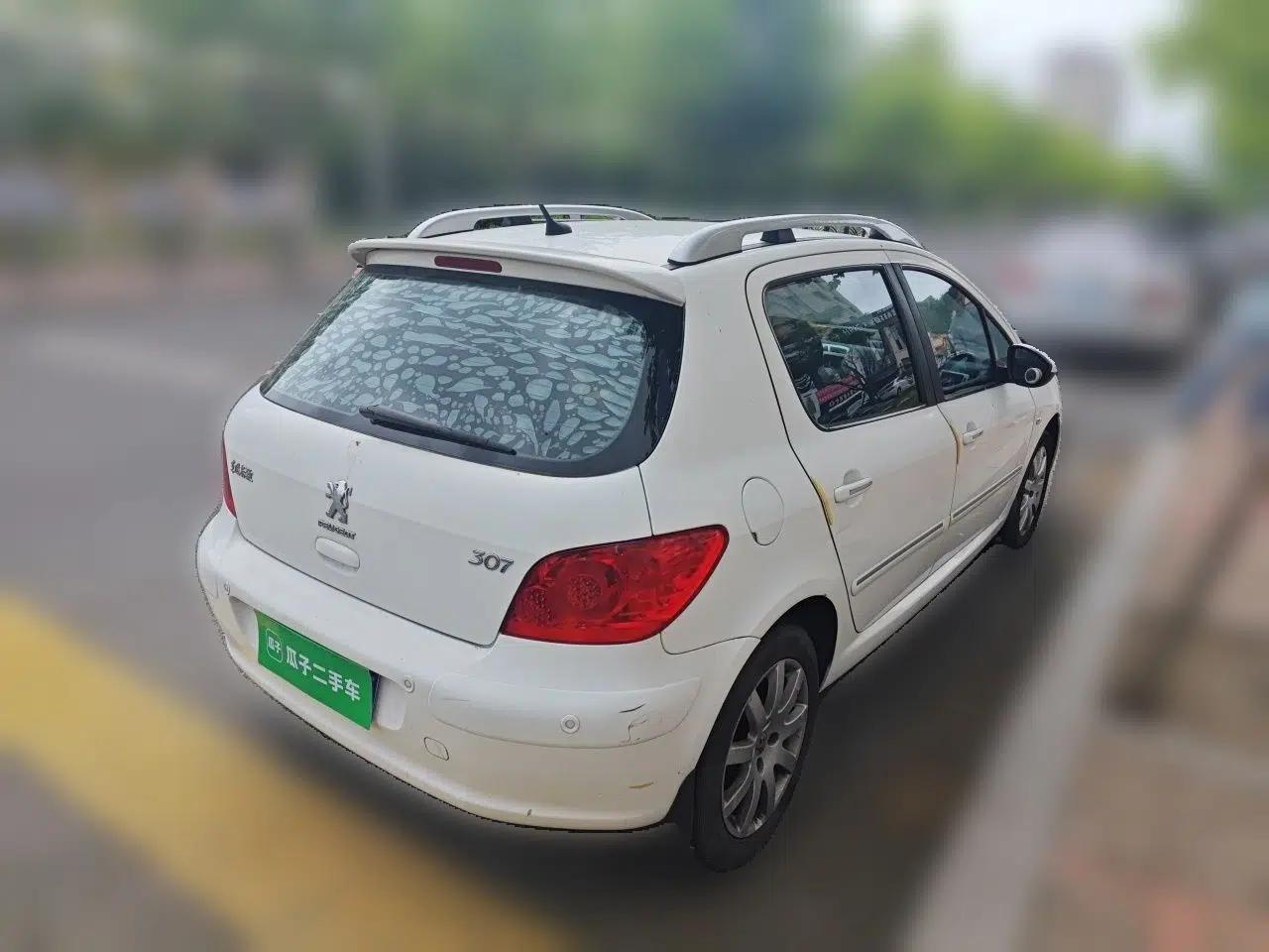 Peugeot 307 2013 Hatchback 1.6L Manual Comfort Edition — миниатюра 6
