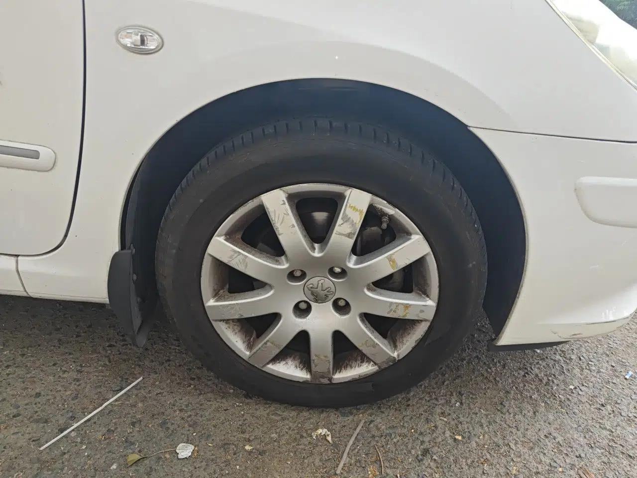 Peugeot 307 2013 Hatchback 1.6L Manual Comfort Edition — миниатюра 8