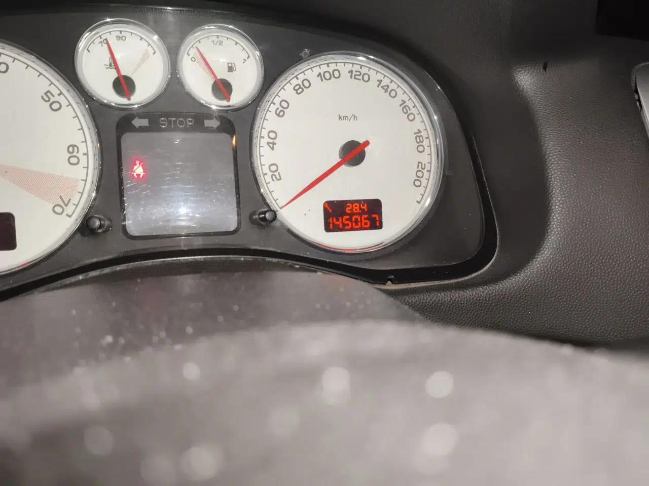 Peugeot 307 2012 Hatchback 1.6L Automatic Comfort Edition — миниатюра 12