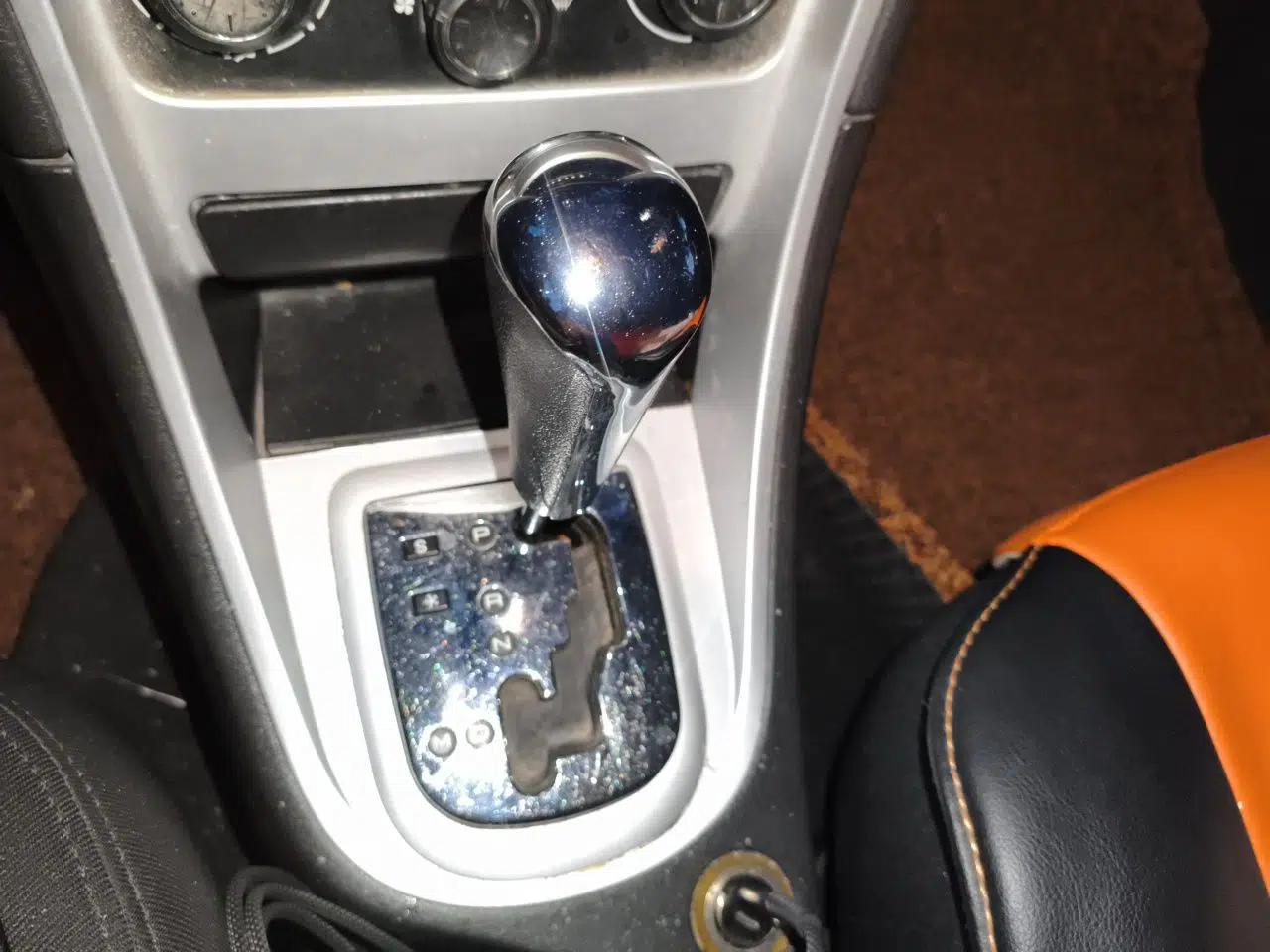 Peugeot 307 2012 Hatchback 1.6L Automatic Comfort Edition — миниатюра 14