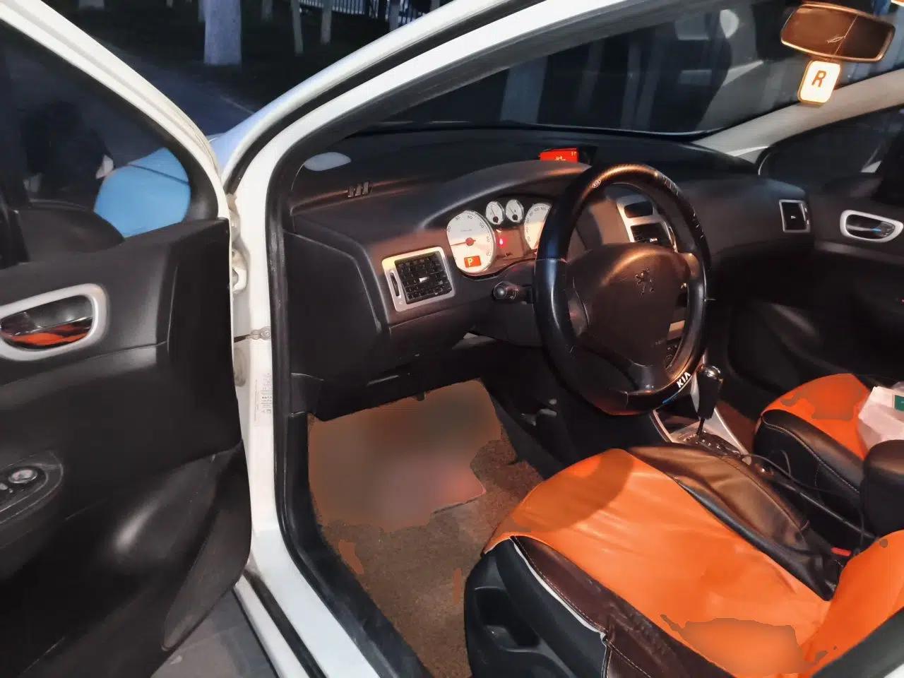 Peugeot 307 2012 Hatchback 1.6L Automatic Comfort Edition — миниатюра 16
