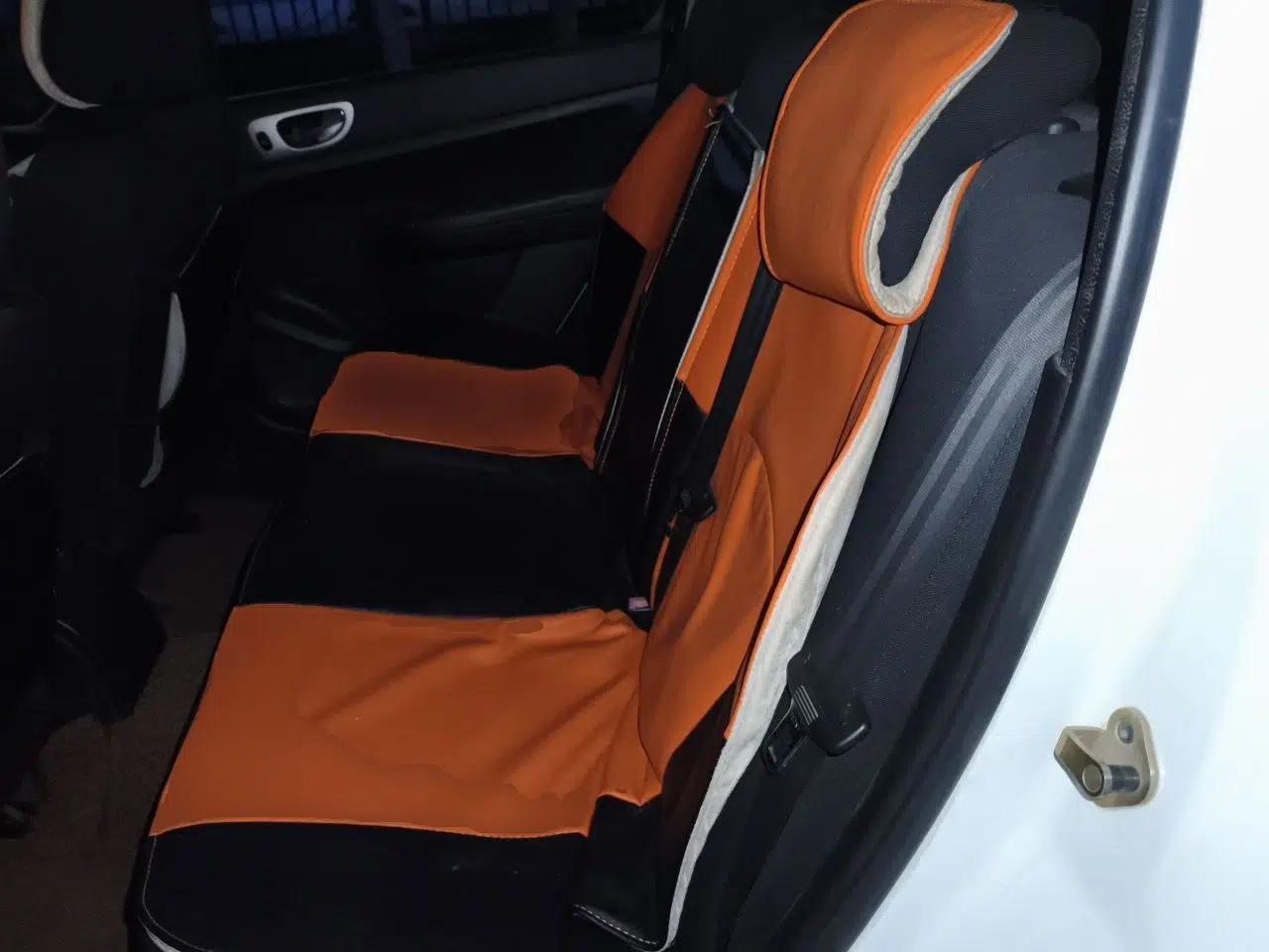 Peugeot 307 2012 Hatchback 1.6L Automatic Comfort Edition — миниатюра 17