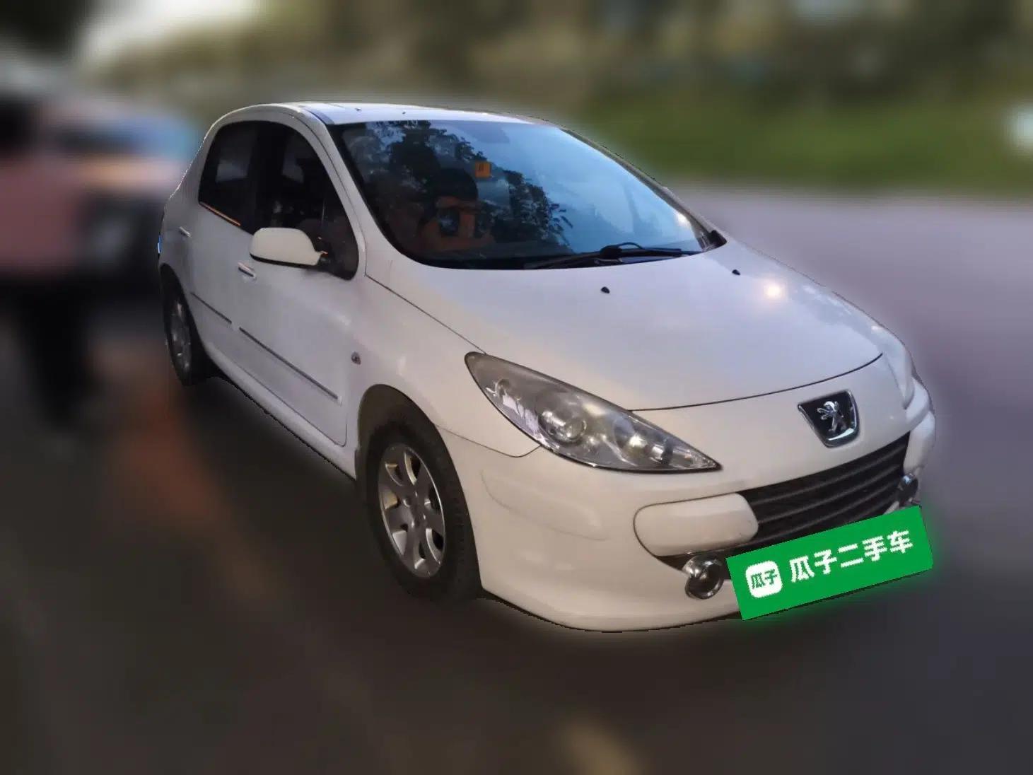 Peugeot 307 2012 Hatchback 1.6L Automatic Comfort Edition — миниатюра 3