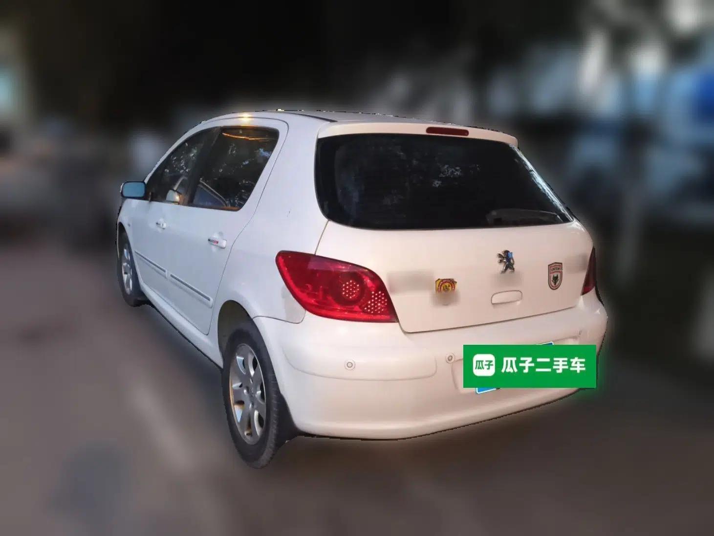 Peugeot 307 2012 Hatchback 1.6L Automatic Comfort Edition — миниатюра 4