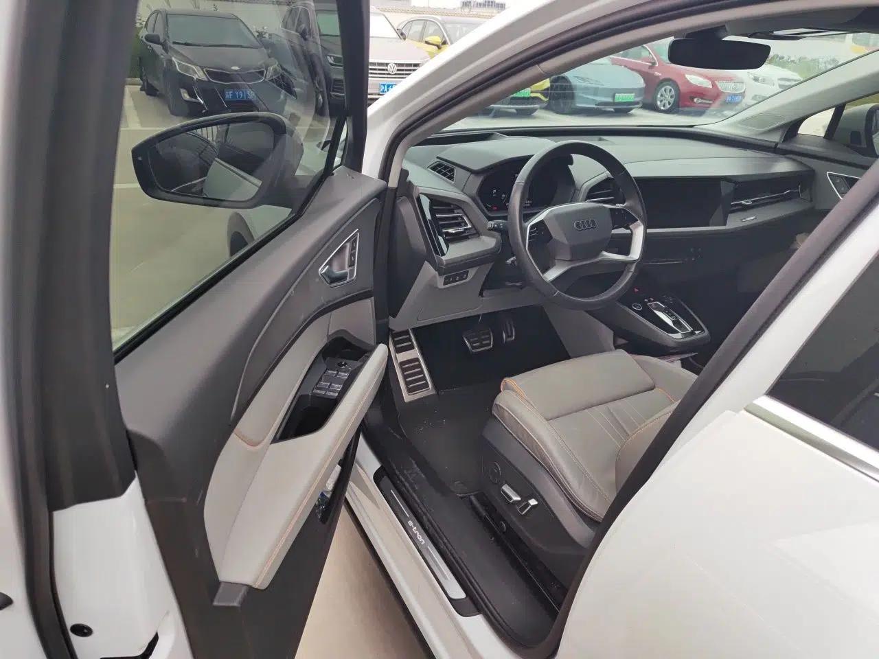 Audi Q5 e-tron 2023 40 e-tron Starry Edition Luxury Package — миниатюра 16
