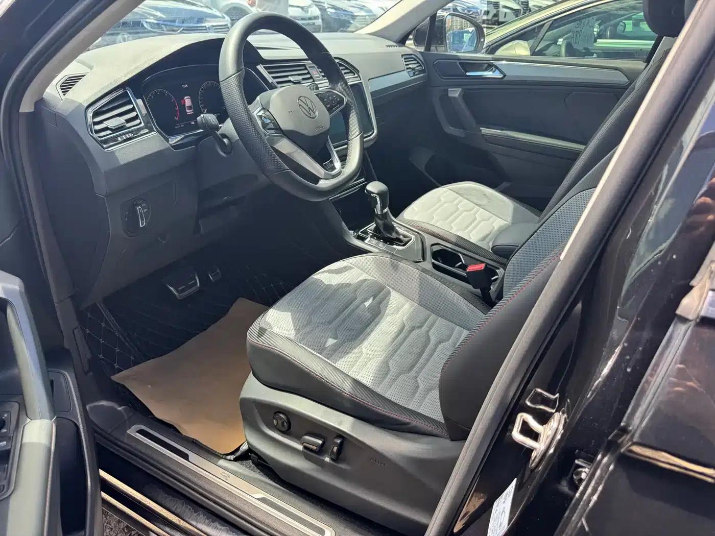 Tiguan X 2021 330TSI 2WD Flagship Edition — миниатюра 4