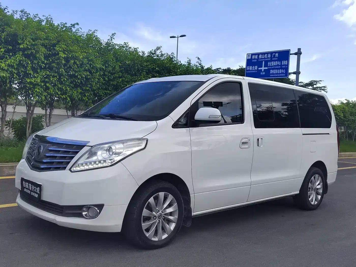 Fengxing CM7 2018 Facelift 2.0T Automatic Premium Edition — миниатюра 1