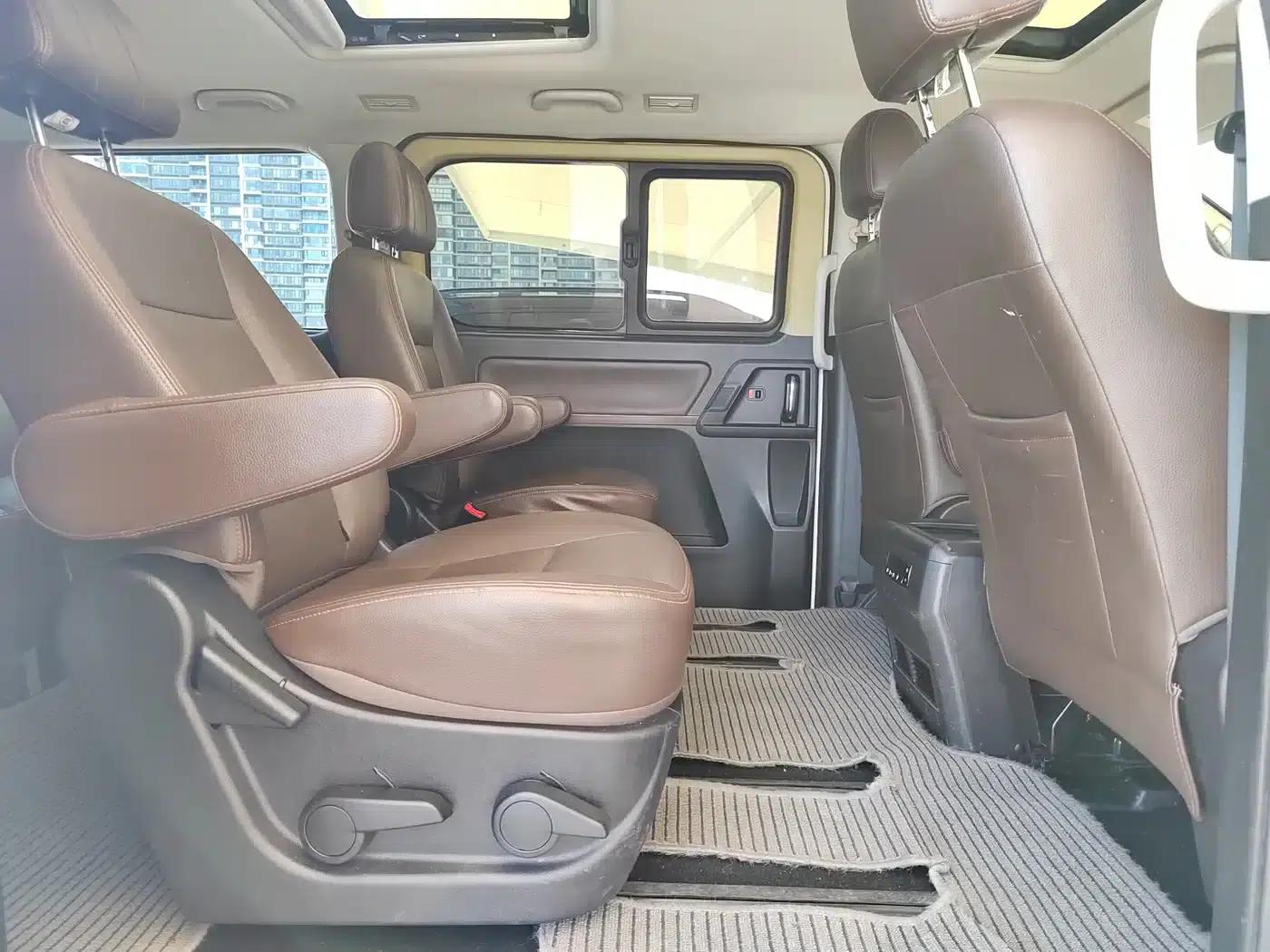 Fengxing CM7 2018 Facelift 2.0T Automatic Premium Edition — миниатюра 21