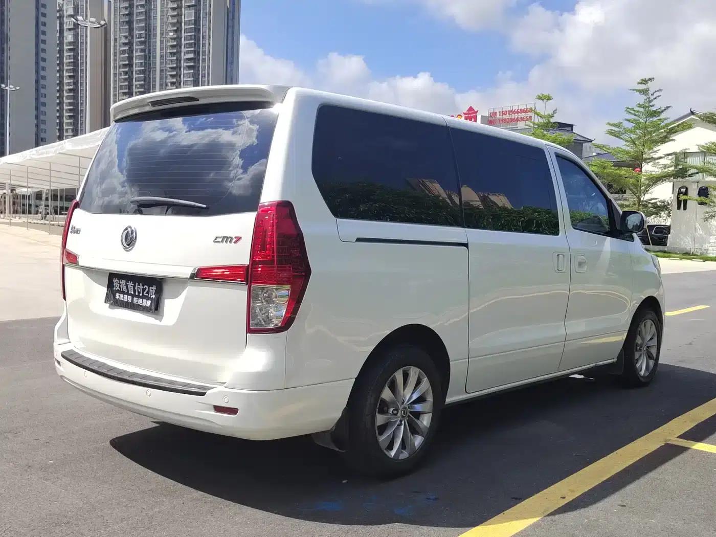 Fengxing CM7 2018 Facelift 2.0T Automatic Premium Edition — миниатюра 4