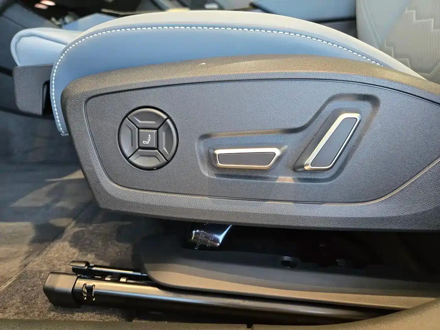 Audi A6L e-tron 2026 First Edition Qiankun Intelligent Driving Edition — миниатюра 14