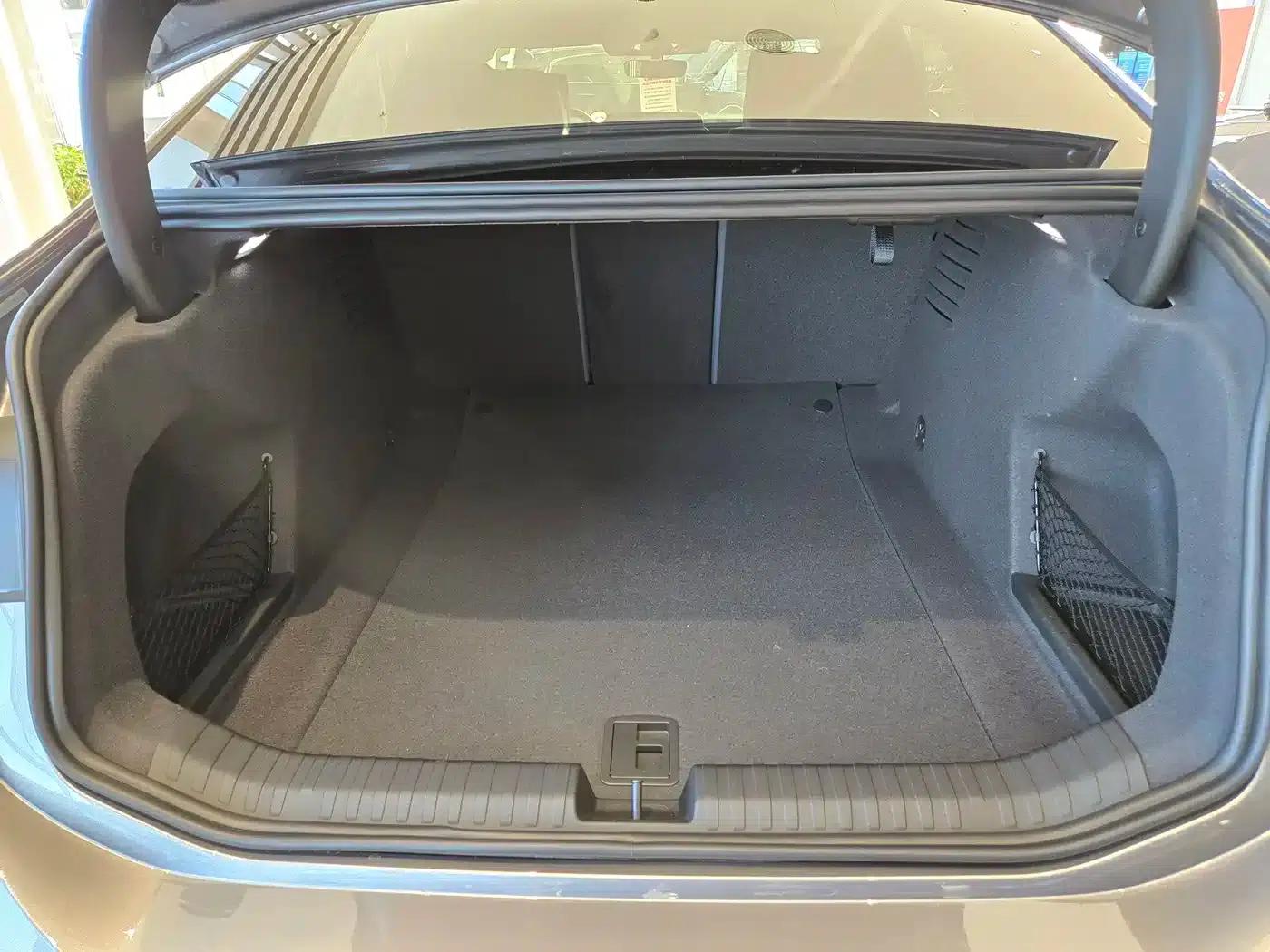 Audi A6L e-tron 2026 First Edition Qiankun Intelligent Driving Edition — миниатюра 18