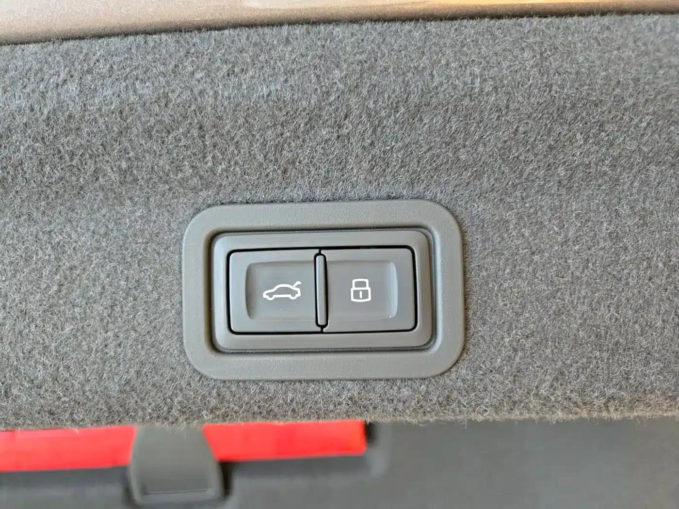 Audi A6L e-tron 2026 First Edition Qiankun Intelligent Driving Edition — миниатюра 19