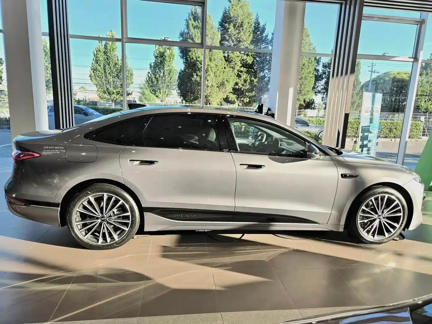 Audi A6L e-tron 2026 First Edition Qiankun Intelligent Driving Edition — миниатюра 3