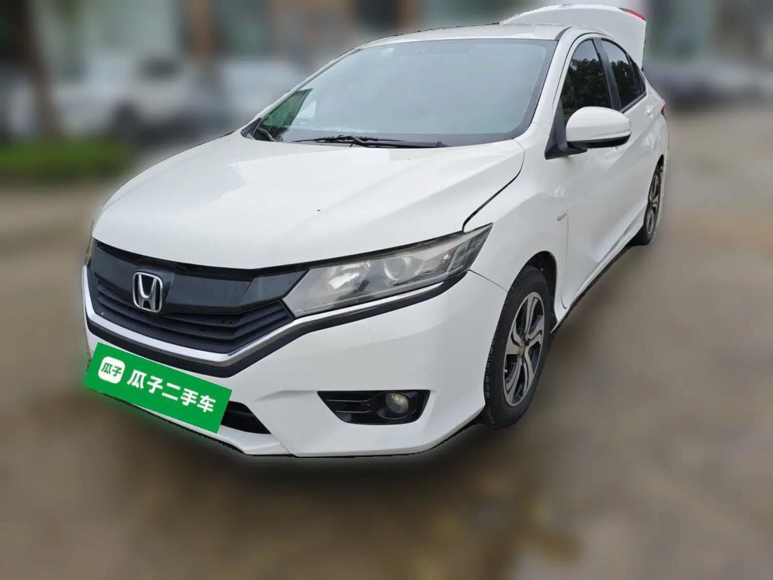 Honda Greiz 2016 1.5L CVT Comfort Version — миниатюра 1