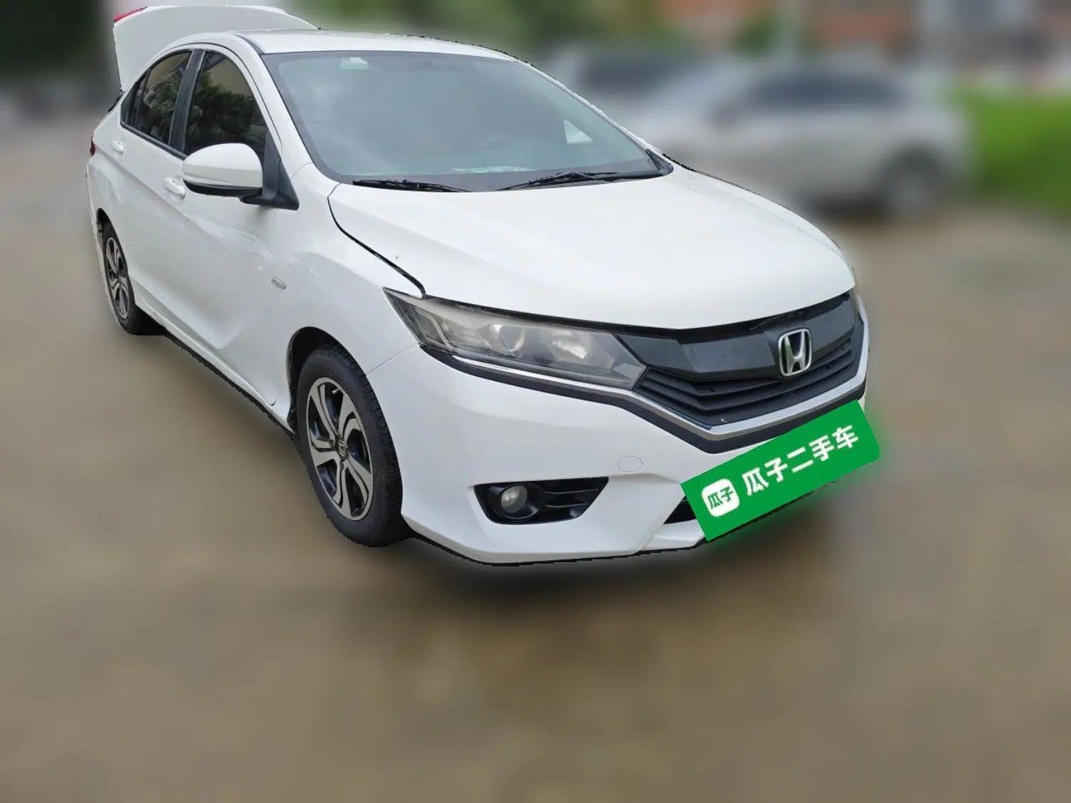Honda Greiz 2016 1.5L CVT Comfort Version — миниатюра 3