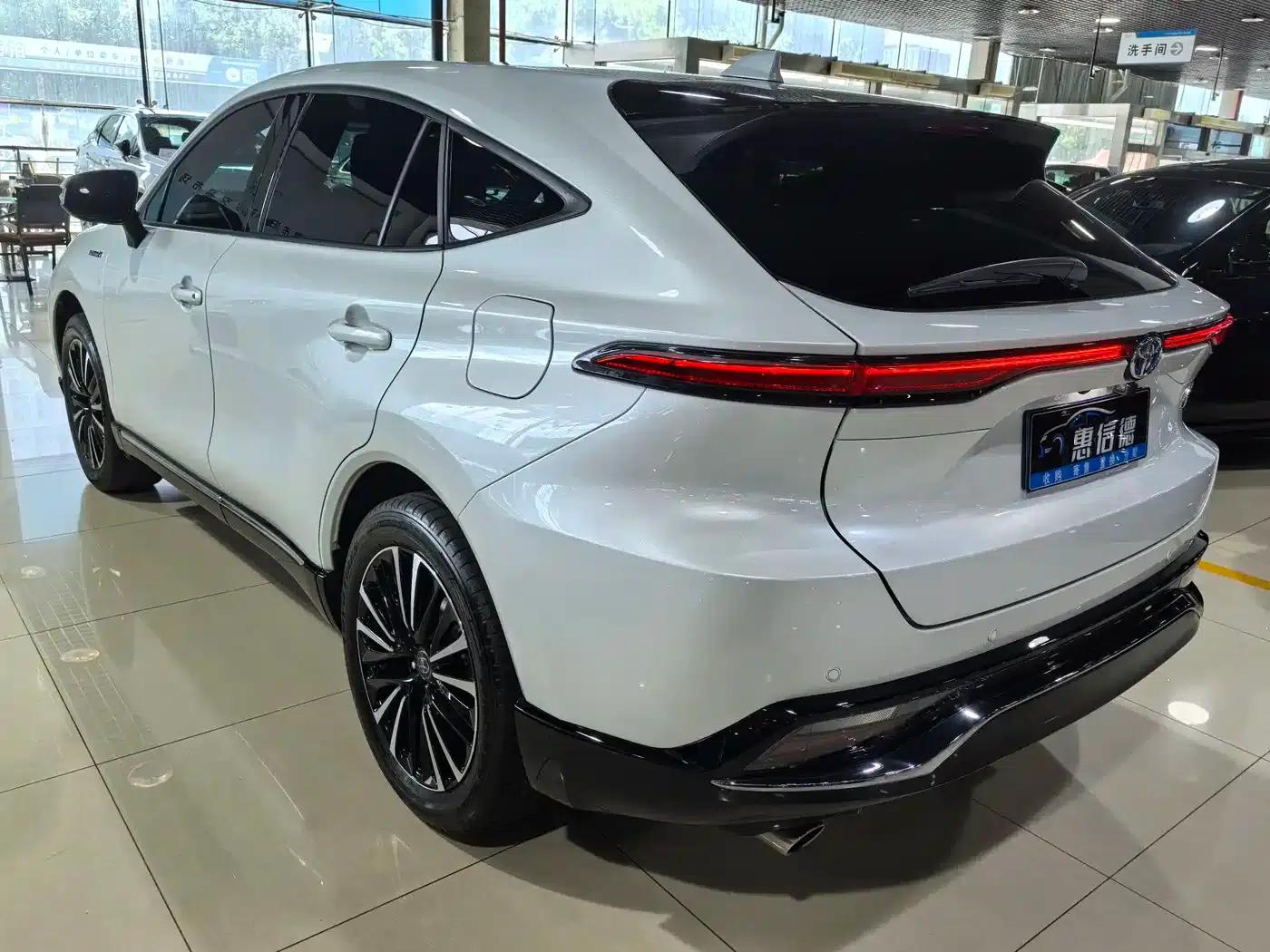 Venza 2023 2.5L Intelligent Hybrid Dual Engine 2WD Premium Edition — миниатюра 12