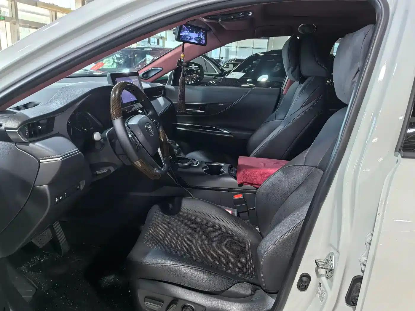 Venza 2023 2.5L Intelligent Hybrid Dual Engine 2WD Premium Edition — миниатюра 4