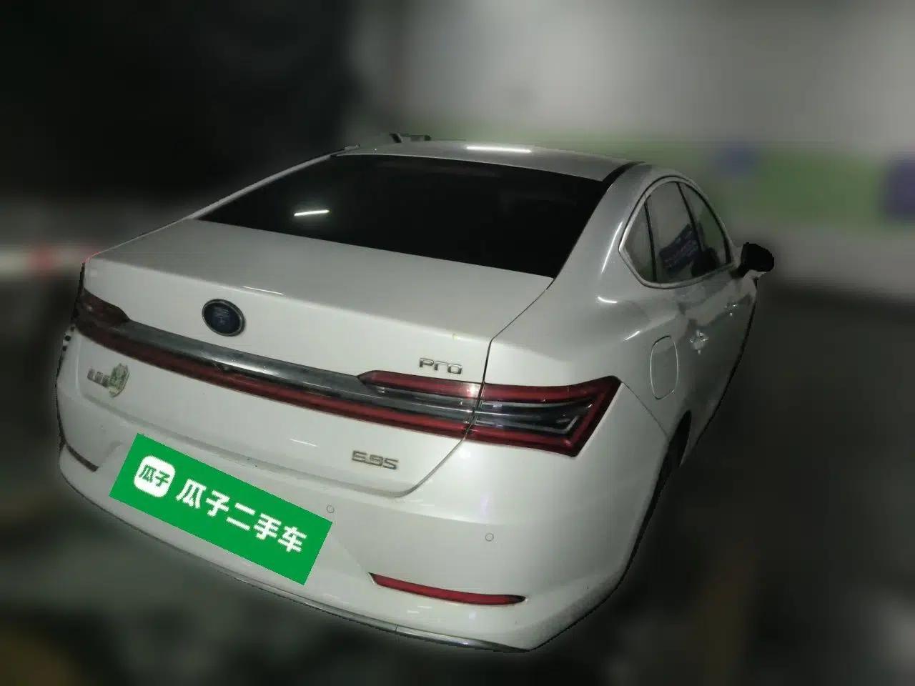BYD Qin Pro New Energy 2018 DM 1.5TI Automatic Smart Connect Elite Model — миниатюра 6