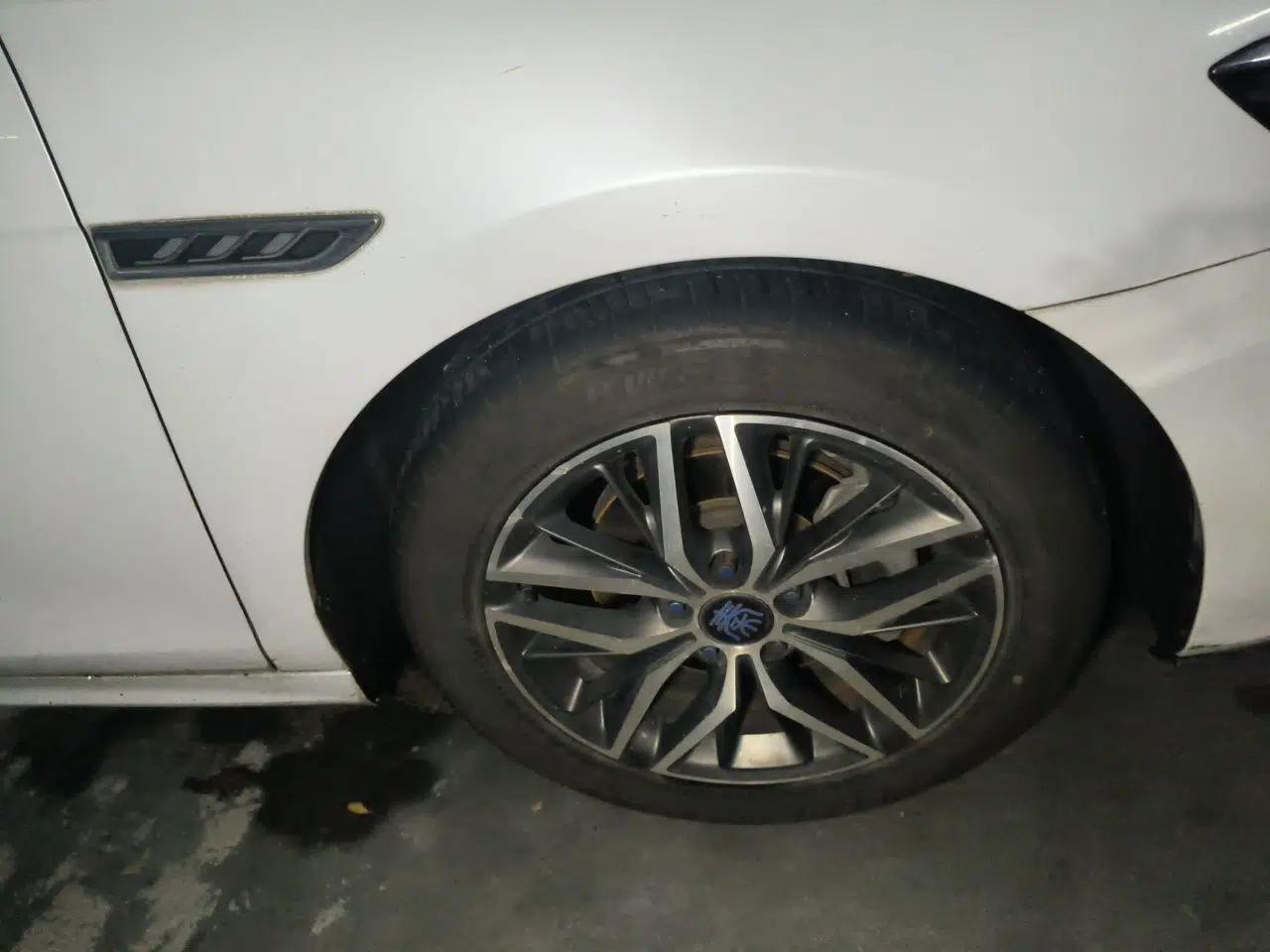 BYD Qin Pro New Energy 2018 DM 1.5TI Automatic Smart Connect Elite Model — миниатюра 8