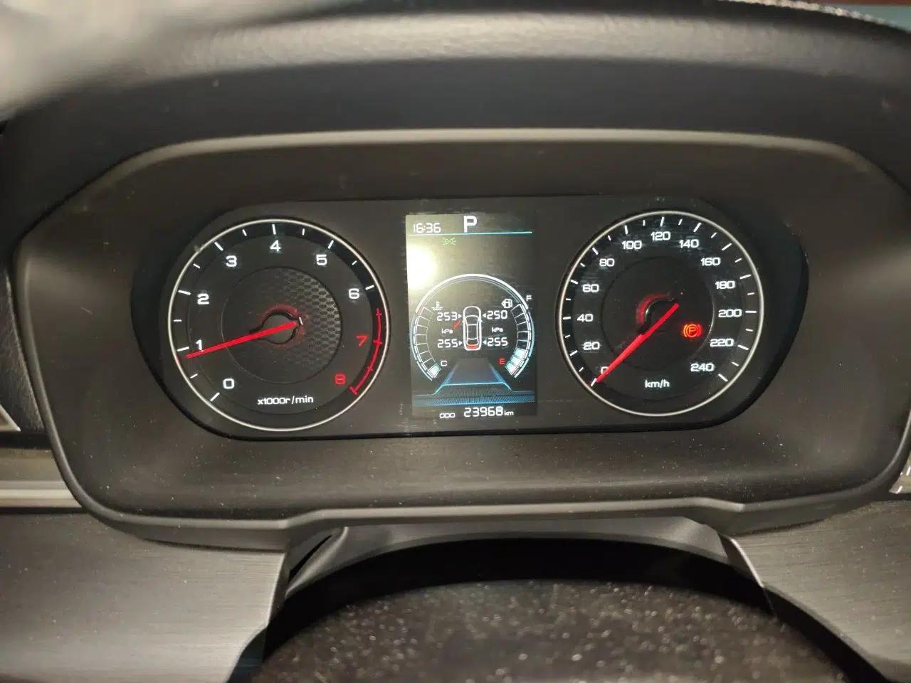 BYD Qin 2019 1.5L Automatic Prestige Model — миниатюра 11