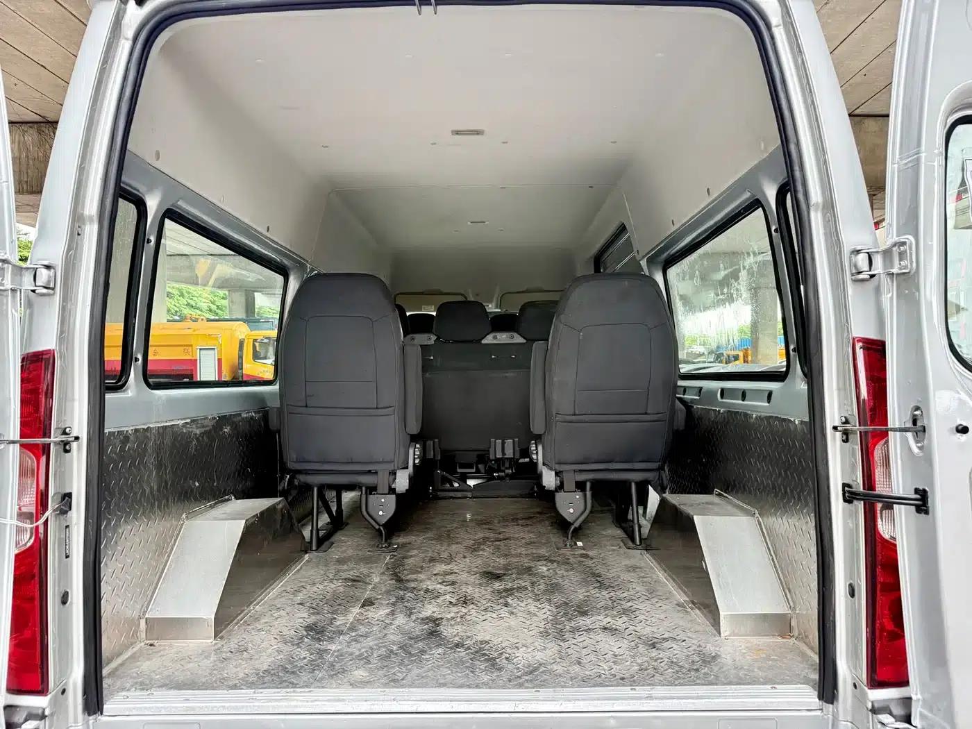 New Generation Ford Transit 2016 Model 2.2T Long Wheelbase 6/7 Seat Mid-Roof Multi-Purpose Vehicle — миниатюра 11