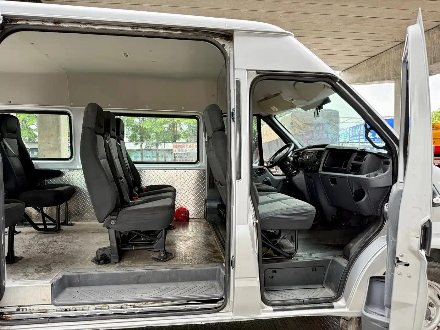 New Generation Ford Transit 2016 Model 2.2T Long Wheelbase 6/7 Seat Mid-Roof Multi-Purpose Vehicle — миниатюра 12