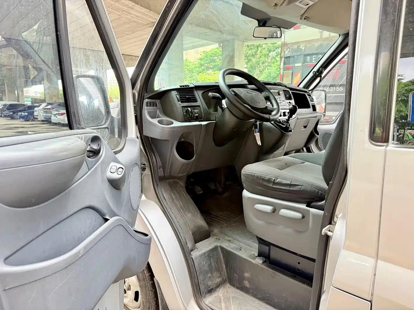 New Generation Ford Transit 2016 Model 2.2T Long Wheelbase 6/7 Seat Mid-Roof Multi-Purpose Vehicle — миниатюра 15