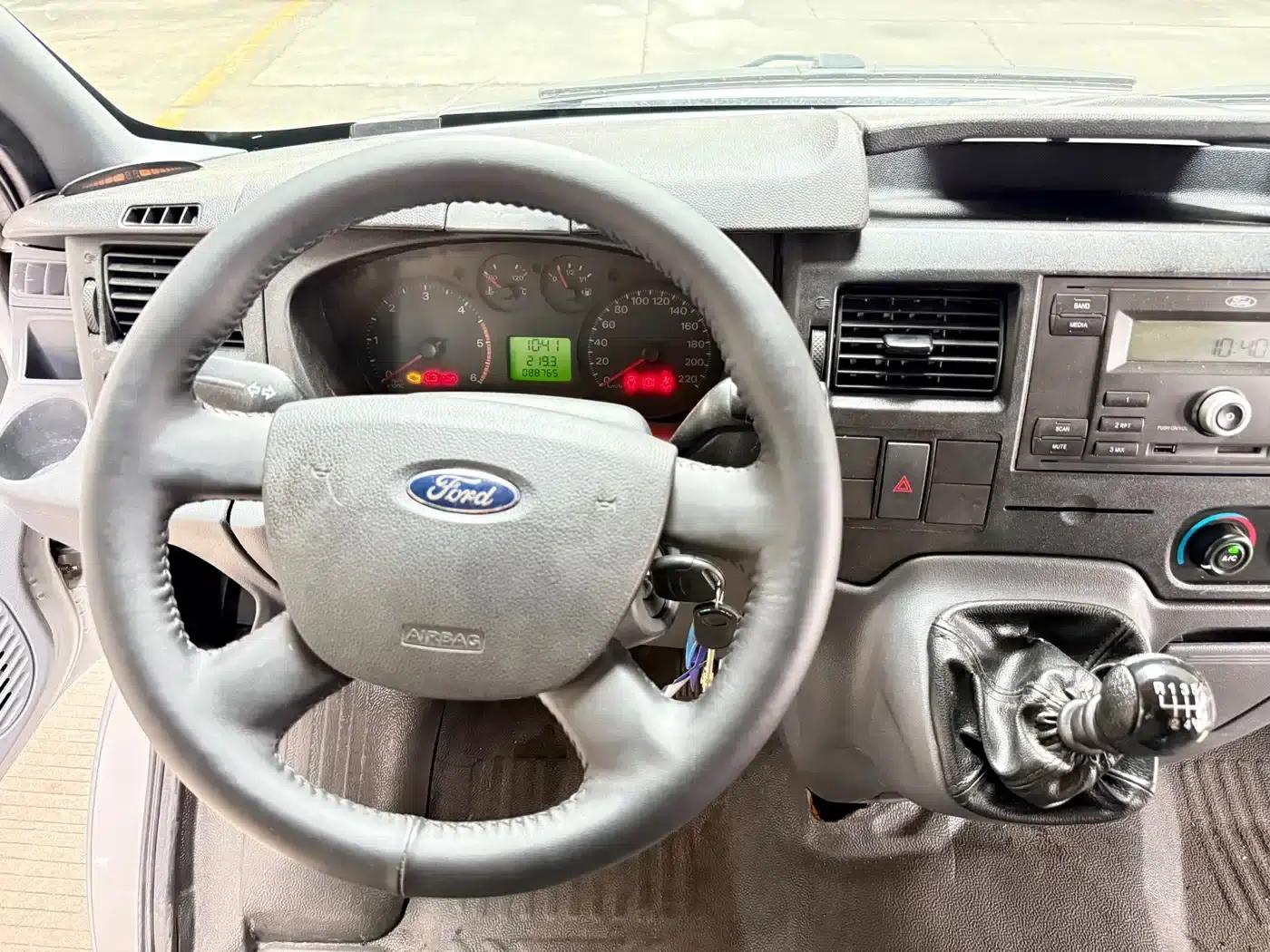 New Generation Ford Transit 2016 Model 2.2T Long Wheelbase 6/7 Seat Mid-Roof Multi-Purpose Vehicle — миниатюра 17