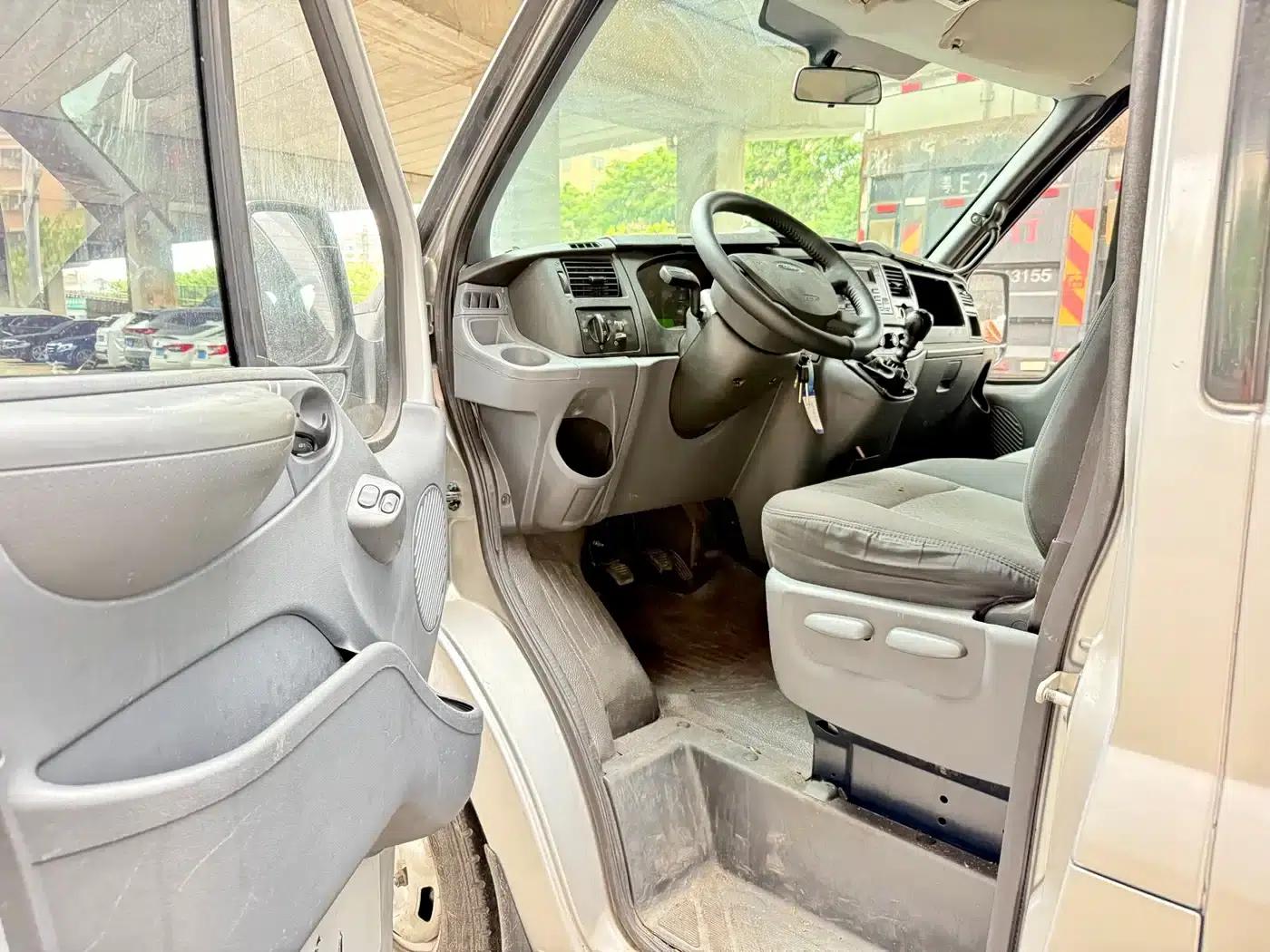 New Generation Ford Transit 2016 Model 2.2T Long Wheelbase 6/7 Seat Mid-Roof Multi-Purpose Vehicle — миниатюра 9